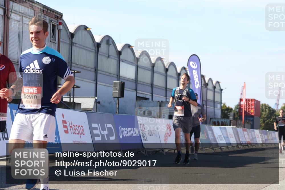 03.10.2025 - Köhlbrandbrückenlauf Luisa Fischer http://msf.ph/oto/9029017 03.10.2025 13:00:38 Ziel 4016, 4018, 4172, 4228, 4299, 4622, 4763, 4850, 5011, 5664, 6373, 6490 meine-sportfotos.de
