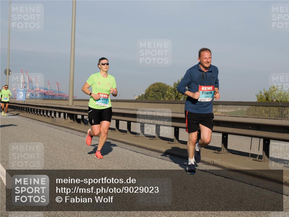 03.10.2025 - Köhlbrandbrückenlauf Fabian Wolf http://msf.ph/oto/9029023 03.10.2025 09:44:06 Position 3 3, 3, 1265, 2819 meine-sportfotos.de