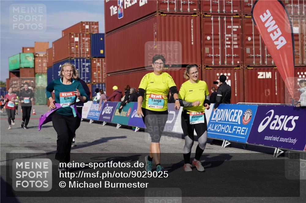 03.10.2025 - Köhlbrandbrückenlauf Michael Burmester http://msf.ph/oto/9029025 03.10.2025 10:33:39 Ziel 1963, 2175, 2211, 2465, 2511, 2838, 3254 meine-sportfotos.de