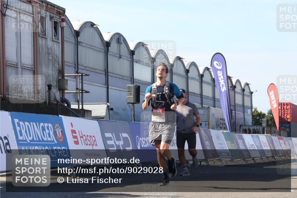 03.10.2025 - Köhlbrandbrückenlauf Luisa Fischer http://msf.ph/oto/9029028 03.10.2025 13:00:39 Ziel 4016, 4018, 4172, 4228, 4299, 4622, 4763, 4850, 5011, 5664, 6373 meine-sportfotos.de