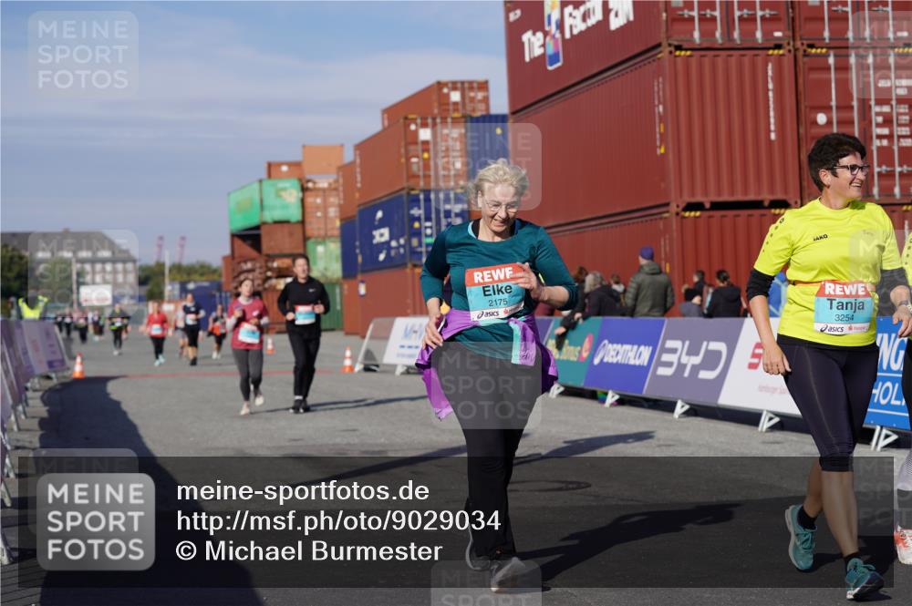 03.10.2025 - Köhlbrandbrückenlauf Michael Burmester http://msf.ph/oto/9029034 03.10.2025 10:33:40 Ziel 1963, 2175, 2211, 2465, 2511, 2838, 3254 meine-sportfotos.de