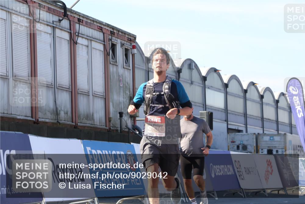 03.10.2025 - Köhlbrandbrückenlauf Luisa Fischer http://msf.ph/oto/9029042 03.10.2025 13:00:40 Ziel 4016, 4018, 4172, 4228, 4299, 4622, 4763, 4850, 5011, 5664, 6373 meine-sportfotos.de