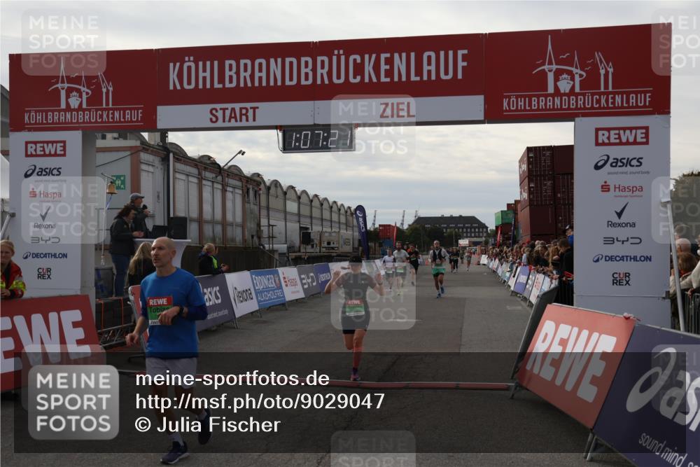 03.10.2025 - Köhlbrandbrückenlauf Julia Fischer http://msf.ph/oto/9029047 03.10.2025 16:07:21 Ziel 7093, 7302, 7340, 7402, 7434, 7560, 8026, 8847, 8925, 9018, 9261 meine-sportfotos.de