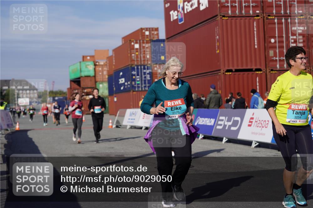 03.10.2025 - Köhlbrandbrückenlauf Michael Burmester http://msf.ph/oto/9029050 03.10.2025 10:33:40 Ziel 1963, 2175, 2211, 2465, 2511, 2838, 3254 meine-sportfotos.de