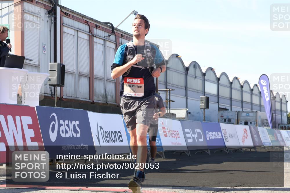03.10.2025 - Köhlbrandbrückenlauf Luisa Fischer http://msf.ph/oto/9029053 03.10.2025 13:00:41 Ziel 4016, 4018, 4172, 4228, 4299, 4622, 4763, 4850, 5011, 5664, 6373, 6525 meine-sportfotos.de