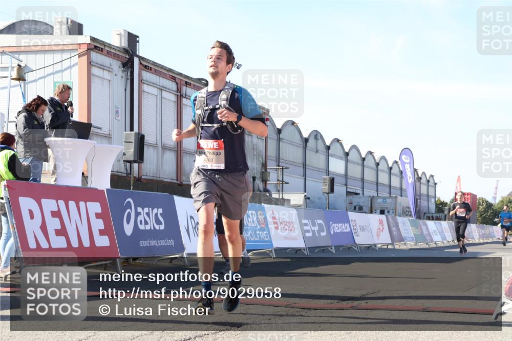 03.10.2025 - Köhlbrandbrückenlauf Luisa Fischer http://msf.ph/oto/9029058 03.10.2025 13:00:42 Ziel 4016, 4018, 4228, 4299, 4622, 4763, 4850, 5011, 5664, 6042, 6373, 6525 meine-sportfotos.de