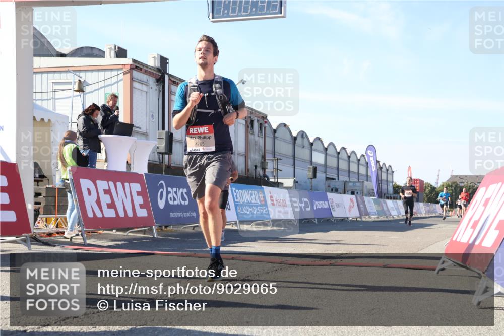 03.10.2025 - Köhlbrandbrückenlauf Luisa Fischer http://msf.ph/oto/9029065 03.10.2025 13:00:42 Ziel 4016, 4018, 4228, 4299, 4622, 4763, 4850, 5011, 5664, 6042, 6373, 6525 meine-sportfotos.de