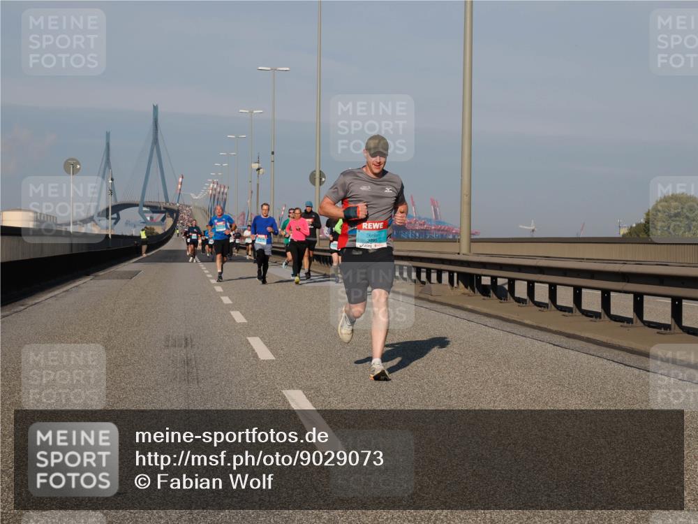 03.10.2025 - Köhlbrandbrückenlauf Fabian Wolf http://msf.ph/oto/9029073 03.10.2025 09:44:08 Position 3 3795 meine-sportfotos.de