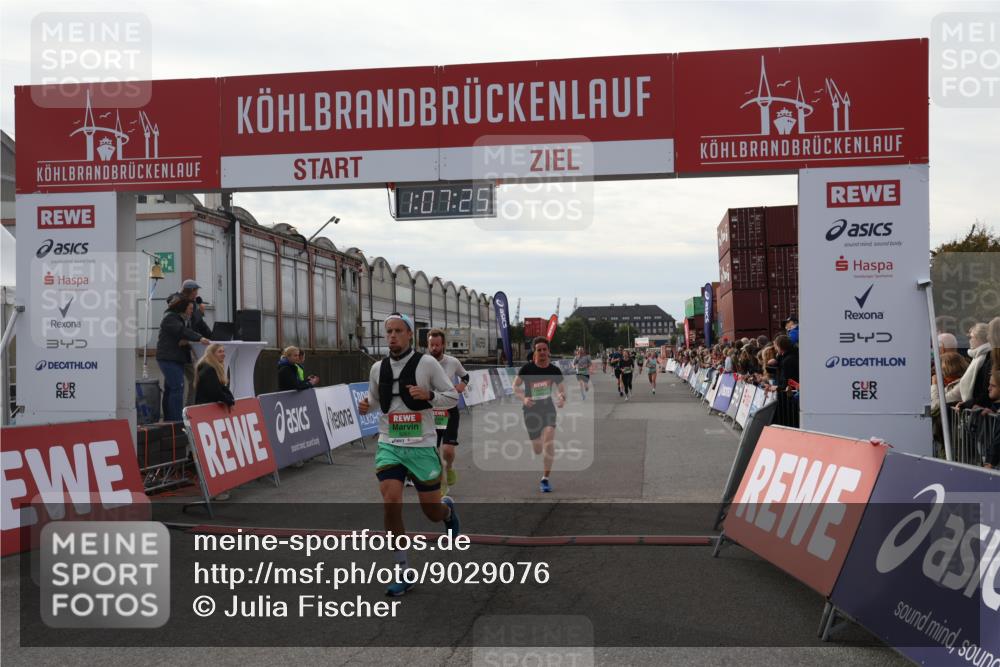 03.10.2025 - Köhlbrandbrückenlauf Julia Fischer http://msf.ph/oto/9029076 03.10.2025 16:07:26 Ziel 7056, 7071, 7093, 7172, 7302, 7340, 7402, 7434, 7499, 7560, 9018, 9261 meine-sportfotos.de