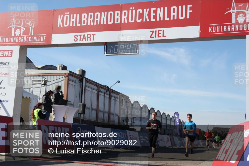 03.10.2025 - Köhlbrandbrückenlauf Luisa Fischer http://msf.ph/oto/9029082 03.10.2025 13:00:46 Ziel 4016, 4018, 4228, 4763, 5011, 6042, 6464, 6525 meine-sportfotos.de