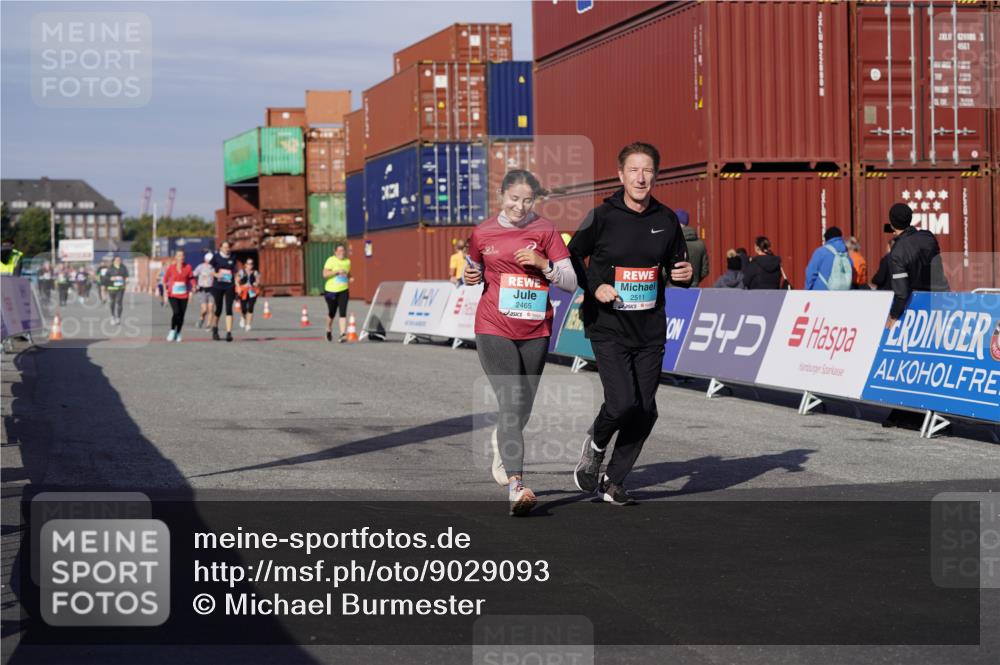 03.10.2025 - Köhlbrandbrückenlauf Michael Burmester http://msf.ph/oto/9029093 03.10.2025 10:33:44 Ziel 2465, 2511, 2838 meine-sportfotos.de