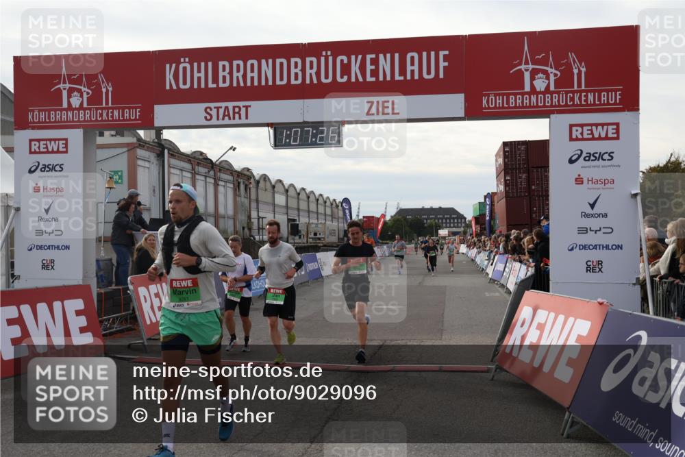 03.10.2025 - Köhlbrandbrückenlauf Julia Fischer http://msf.ph/oto/9029096 03.10.2025 16:07:26 Ziel 7056, 7071, 7093, 7172, 7302, 7340, 7402, 7434, 7499, 7560, 9018, 9261 meine-sportfotos.de