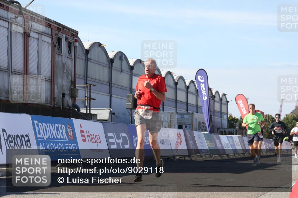 03.10.2025 - Köhlbrandbrückenlauf Luisa Fischer http://msf.ph/oto/9029118 03.10.2025 13:00:50 Ziel 4018, 4763, 4820, 6042, 6464, 6525 meine-sportfotos.de
