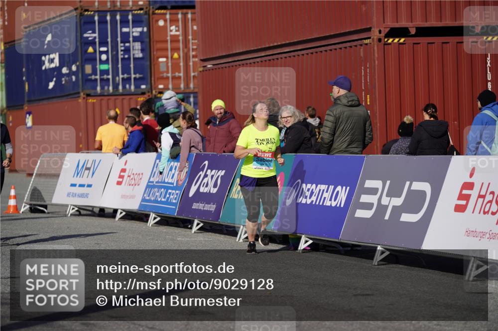 03.10.2025 - Köhlbrandbrückenlauf Michael Burmester http://msf.ph/oto/9029128 03.10.2025 10:33:49 Ziel 1800, 2600, 2652, 3142, 3604 meine-sportfotos.de