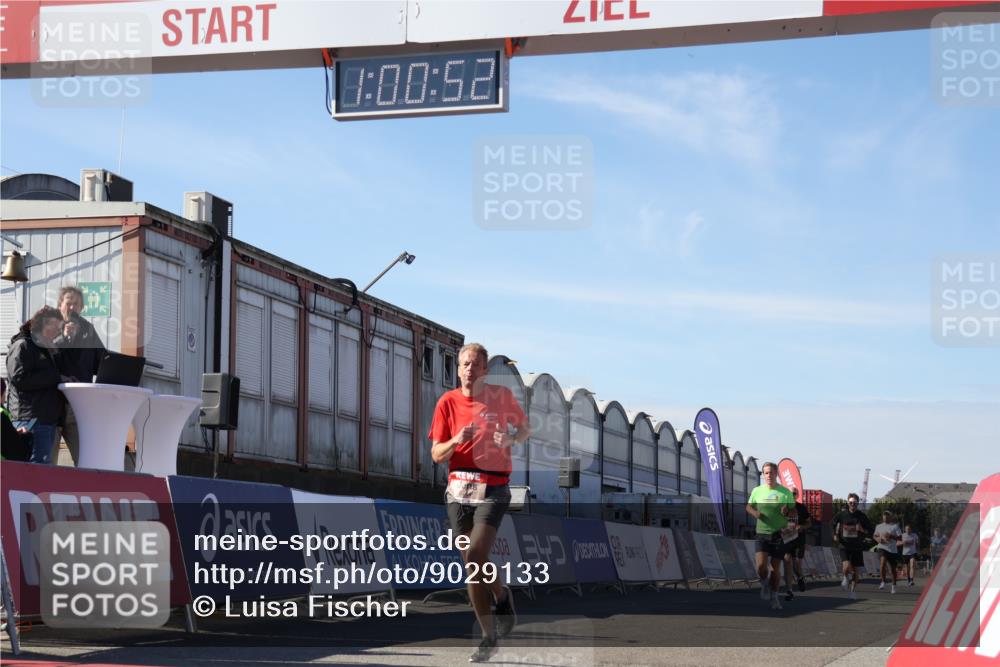 03.10.2025 - Köhlbrandbrückenlauf Luisa Fischer http://msf.ph/oto/9029133 03.10.2025 13:00:51 Ziel 4018, 4177, 4763, 4820, 6042, 6464, 6525 meine-sportfotos.de