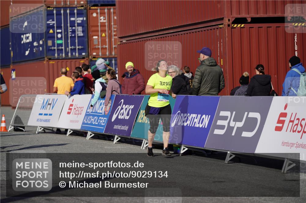 03.10.2025 - Köhlbrandbrückenlauf Michael Burmester http://msf.ph/oto/9029134 03.10.2025 10:33:49 Ziel 1800, 2600, 2652, 3142, 3604 meine-sportfotos.de