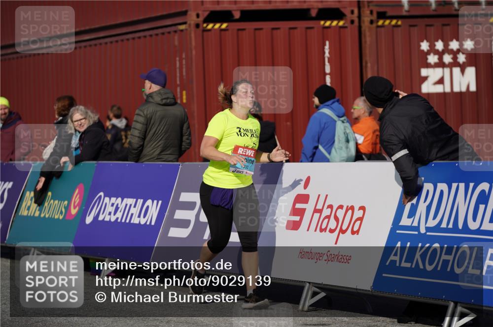 03.10.2025 - Köhlbrandbrückenlauf Michael Burmester http://msf.ph/oto/9029139 03.10.2025 10:33:51 Ziel 1800, 1991, 2600, 2652, 3142, 3604 meine-sportfotos.de