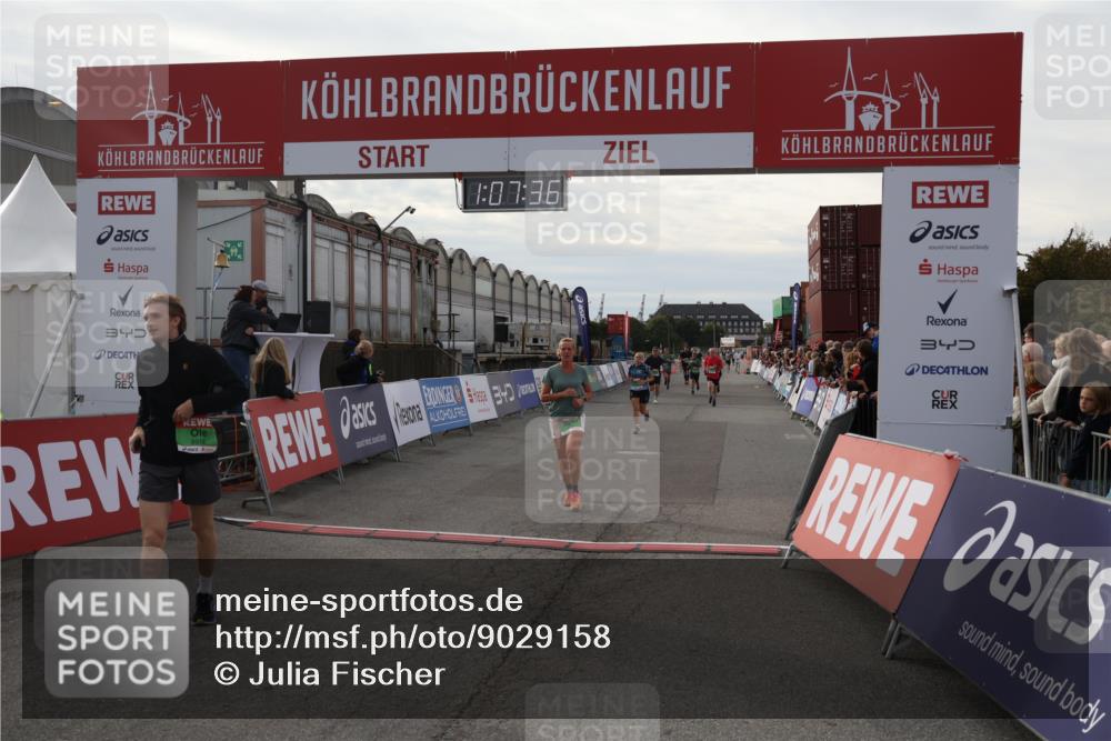 03.10.2025 - Köhlbrandbrückenlauf Julia Fischer http://msf.ph/oto/9029158 03.10.2025 16:07:36 Ziel 7056, 7071, 7172, 7179, 7365, 7402, 7434, 7499, 8745, 8862, 8919, 9018 meine-sportfotos.de