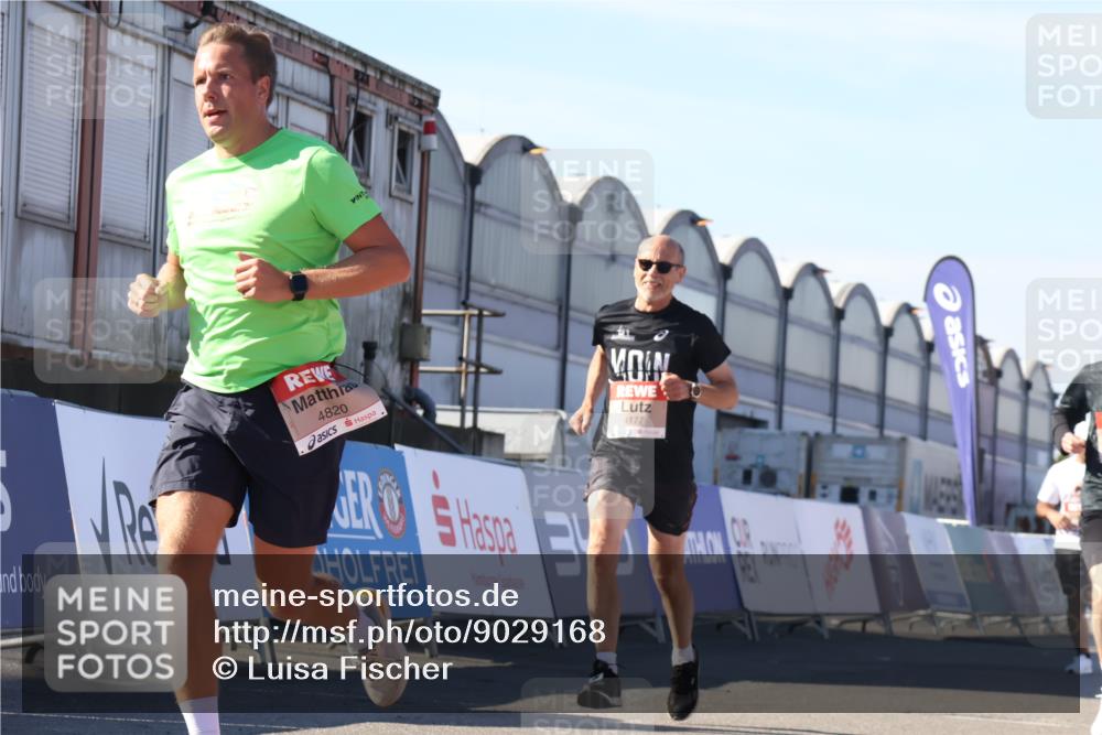 03.10.2025 - Köhlbrandbrückenlauf Luisa Fischer http://msf.ph/oto/9029168 03.10.2025 13:00:55 Ziel 4069, 4177, 4407, 4512, 4820, 6042, 6464, 6525 meine-sportfotos.de