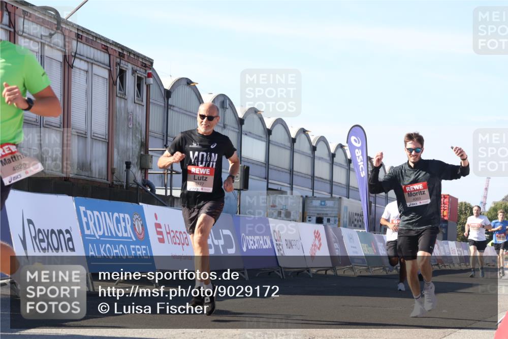 03.10.2025 - Köhlbrandbrückenlauf Luisa Fischer http://msf.ph/oto/9029172 03.10.2025 13:00:56 Ziel 4069, 4177, 4407, 4425, 4512, 4820, 6042, 6464, 6525 meine-sportfotos.de