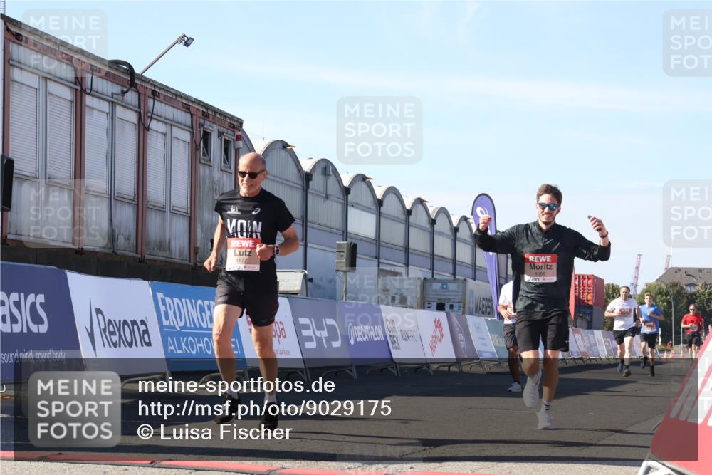 03.10.2025 - Köhlbrandbrückenlauf Luisa Fischer http://msf.ph/oto/9029175 03.10.2025 13:00:56 Ziel 4069, 4177, 4407, 4425, 4512, 4820, 6042, 6464, 6525 meine-sportfotos.de