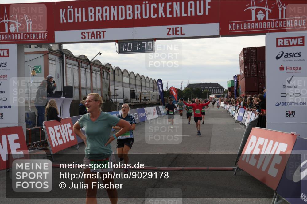 03.10.2025 - Köhlbrandbrückenlauf Julia Fischer http://msf.ph/oto/9029178 03.10.2025 16:07:39 Ziel 7056, 7071, 7172, 7179, 7365, 7499, 8745, 8862, 8919, 9020, 9456, 9457 meine-sportfotos.de