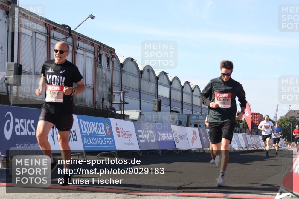 03.10.2025 - Köhlbrandbrückenlauf Luisa Fischer http://msf.ph/oto/9029183 03.10.2025 13:00:57 Ziel 4069, 4177, 4407, 4425, 4512, 4820, 6042, 6464, 6525 meine-sportfotos.de