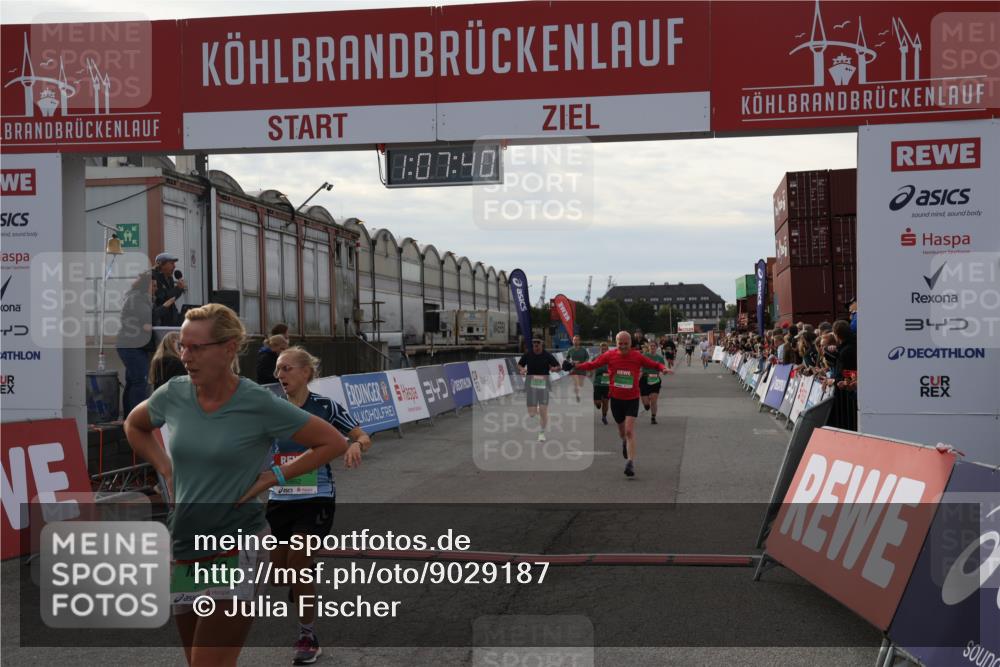03.10.2025 - Köhlbrandbrückenlauf Julia Fischer http://msf.ph/oto/9029187 03.10.2025 16:07:40 Ziel 7056, 7071, 7172, 7179, 7365, 7499, 7674, 8745, 8862, 8919, 9020, 9456, 9457 meine-sportfotos.de