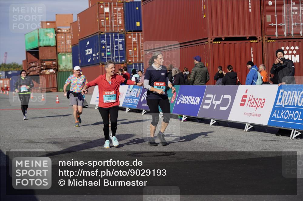 03.10.2025 - Köhlbrandbrückenlauf Michael Burmester http://msf.ph/oto/9029193 03.10.2025 10:33:53 Ziel 1800, 1991, 2600, 2652, 3142, 3604 meine-sportfotos.de