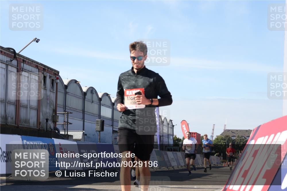 03.10.2025 - Köhlbrandbrückenlauf Luisa Fischer http://msf.ph/oto/9029196 03.10.2025 13:00:58 Ziel 4069, 4140, 4177, 4407, 4425, 4512, 4820, 6042, 6464 meine-sportfotos.de