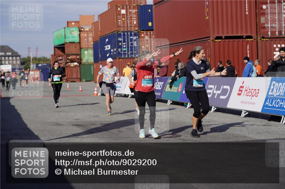 03.10.2025 - Köhlbrandbrückenlauf Michael Burmester http://msf.ph/oto/9029200 03.10.2025 10:33:54 Ziel 1800, 1991, 2600, 2652, 3142, 3604 meine-sportfotos.de