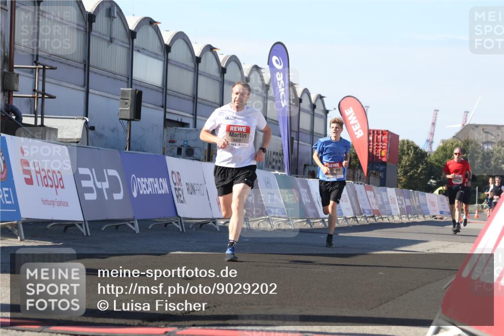 03.10.2025 - Köhlbrandbrückenlauf Luisa Fischer http://msf.ph/oto/9029202 03.10.2025 13:01:00 Ziel 4069, 4140, 4177, 4407, 4425, 4512, 4820, 6464 meine-sportfotos.de