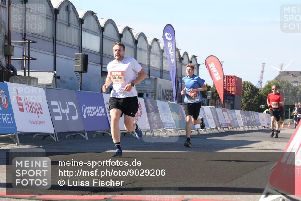 03.10.2025 - Köhlbrandbrückenlauf Luisa Fischer http://msf.ph/oto/9029206 03.10.2025 13:01:00 Ziel 4069, 4140, 4177, 4407, 4425, 4512, 4820, 6464 meine-sportfotos.de