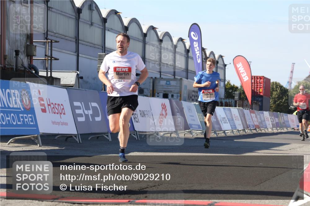 03.10.2025 - Köhlbrandbrückenlauf Luisa Fischer http://msf.ph/oto/9029210 03.10.2025 13:01:00 Ziel 4069, 4140, 4177, 4407, 4425, 4512, 4820, 6464 meine-sportfotos.de
