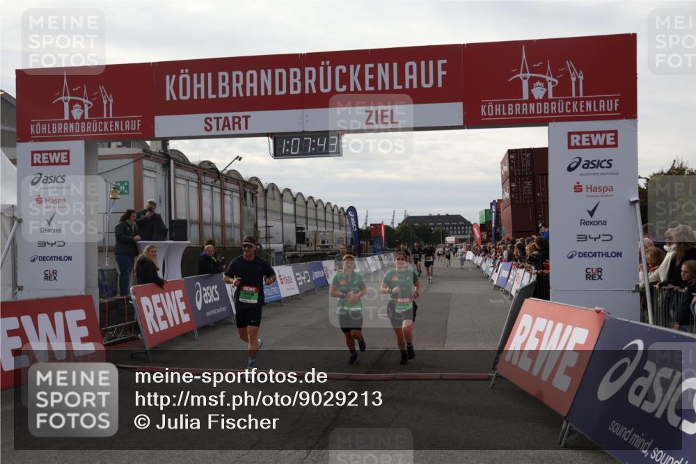03.10.2025 - Köhlbrandbrückenlauf Julia Fischer http://msf.ph/oto/9029213 03.10.2025 16:07:44 Ziel 7179, 7588, 7674, 7780, 8035, 8745, 8862, 8919, 9020, 9099, 9456, 9457 meine-sportfotos.de