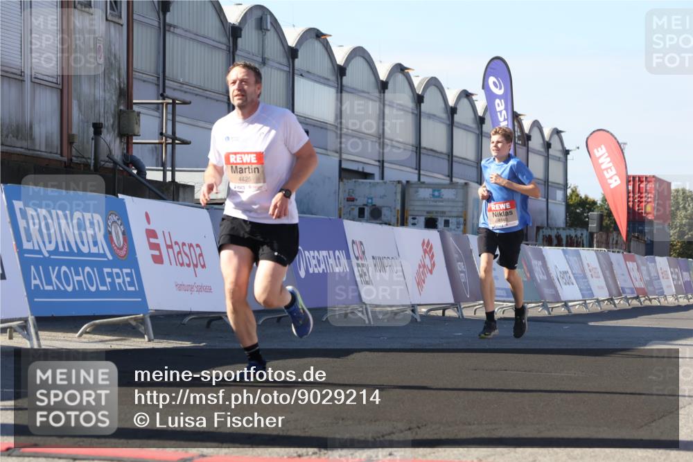 03.10.2025 - Köhlbrandbrückenlauf Luisa Fischer http://msf.ph/oto/9029214 03.10.2025 13:01:01 Ziel 4039, 4069, 4140, 4177, 4407, 4425, 4512, 4820, 6464 meine-sportfotos.de