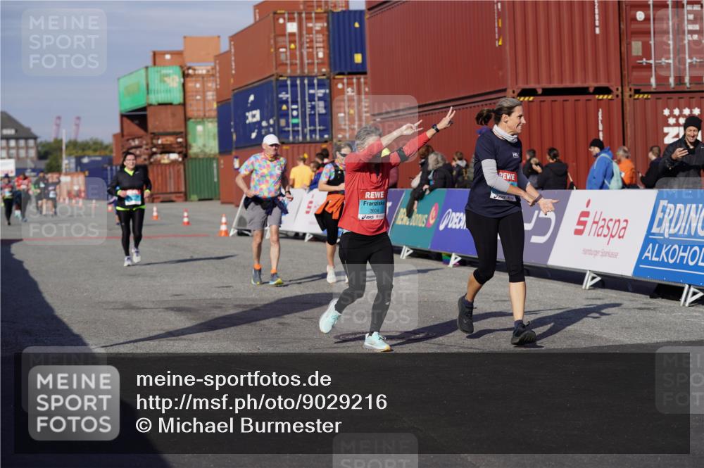 03.10.2025 - Köhlbrandbrückenlauf Michael Burmester http://msf.ph/oto/9029216 03.10.2025 10:33:54 Ziel 1800, 1991, 2600, 2652, 3142, 3604 meine-sportfotos.de