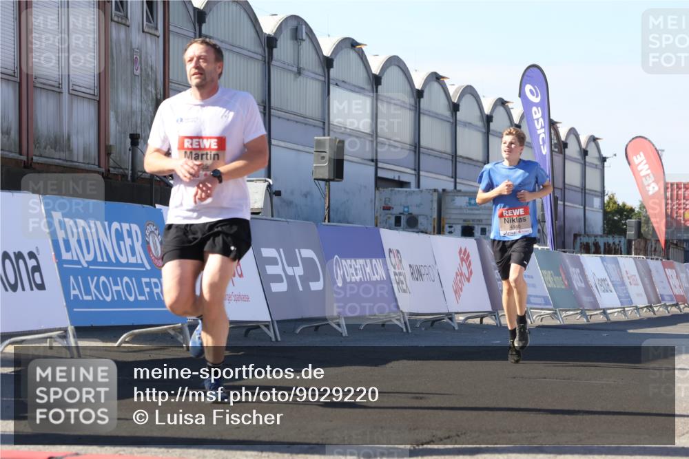 03.10.2025 - Köhlbrandbrückenlauf Luisa Fischer http://msf.ph/oto/9029220 03.10.2025 13:01:01 Ziel 4039, 4069, 4140, 4177, 4407, 4425, 4512, 4820, 6464 meine-sportfotos.de