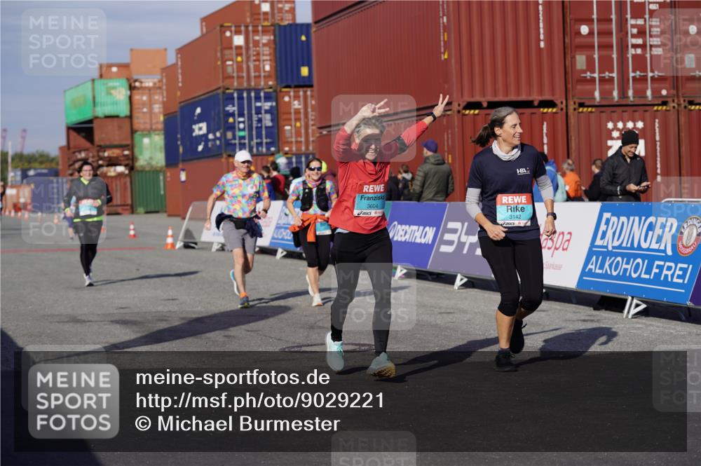 03.10.2025 - Köhlbrandbrückenlauf Michael Burmester http://msf.ph/oto/9029221 03.10.2025 10:33:55 Ziel 1800, 1991, 2600, 2652, 3142, 3604 meine-sportfotos.de
