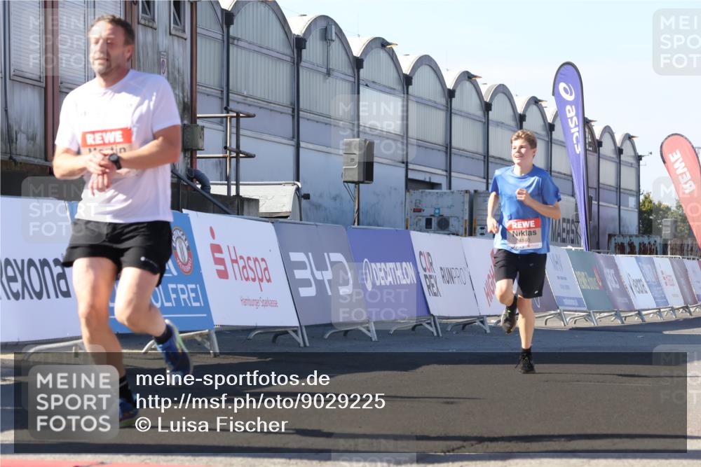 03.10.2025 - Köhlbrandbrückenlauf Luisa Fischer http://msf.ph/oto/9029225 03.10.2025 13:01:01 Ziel 4039, 4069, 4140, 4177, 4407, 4425, 4512, 4820, 6464 meine-sportfotos.de