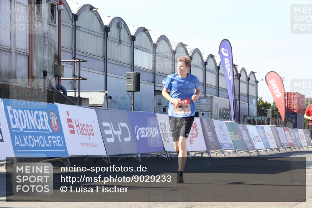 03.10.2025 - Köhlbrandbrückenlauf Luisa Fischer http://msf.ph/oto/9029233 03.10.2025 13:01:02 Ziel 4039, 4069, 4140, 4177, 4407, 4425, 4512, 4820, 6464 meine-sportfotos.de