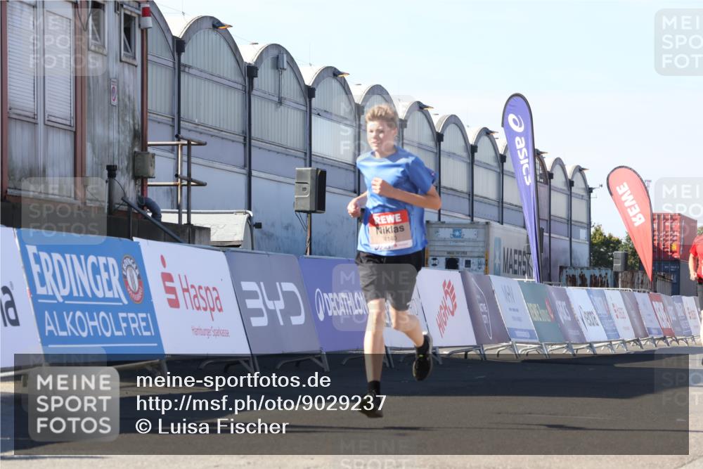03.10.2025 - Köhlbrandbrückenlauf Luisa Fischer http://msf.ph/oto/9029237 03.10.2025 13:01:02 Ziel 4039, 4069, 4140, 4177, 4407, 4425, 4512, 4820, 6464 meine-sportfotos.de