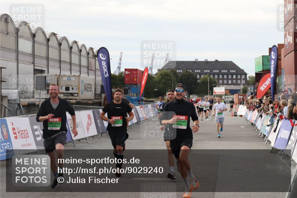 03.10.2025 - Köhlbrandbrückenlauf Julia Fischer http://msf.ph/oto/9029240 03.10.2025 16:07:48 Ziel 7179, 7588, 7674, 7763, 7780, 8035, 8862, 9020, 9099, 9456, 9457 meine-sportfotos.de