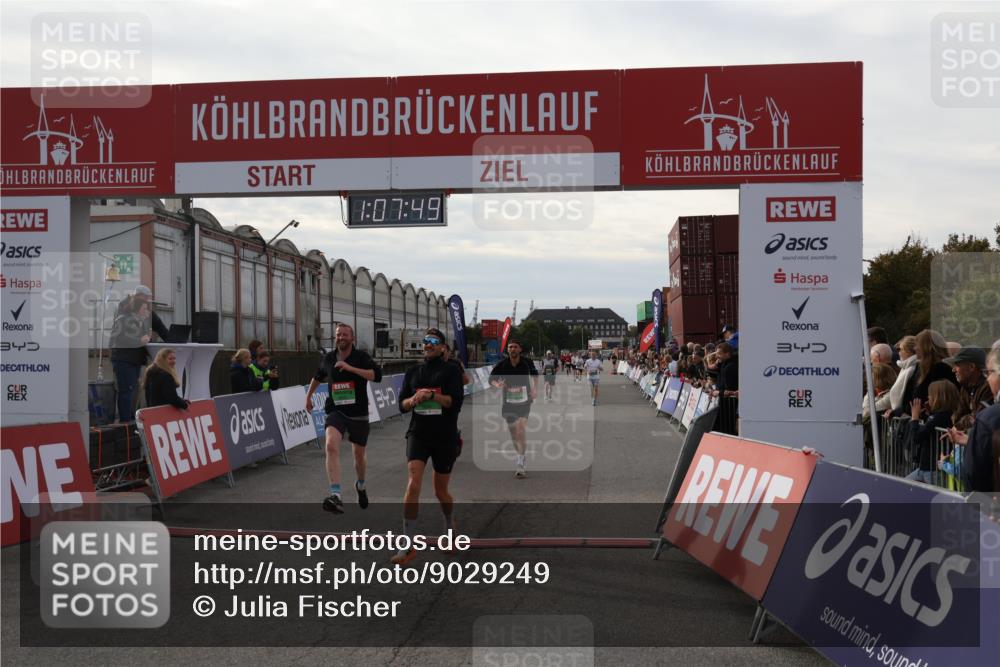 03.10.2025 - Köhlbrandbrückenlauf Julia Fischer http://msf.ph/oto/9029249 03.10.2025 16:07:49 Ziel 7179, 7588, 7674, 7713, 7763, 7780, 8035, 8862, 9020, 9099, 9456, 9457 meine-sportfotos.de