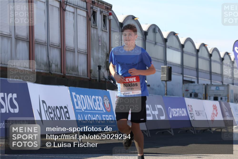 03.10.2025 - Köhlbrandbrückenlauf Luisa Fischer http://msf.ph/oto/9029254 03.10.2025 13:01:04 Ziel 4039, 4069, 4140, 4177, 4407, 4425, 4512, 4820, 5779 meine-sportfotos.de