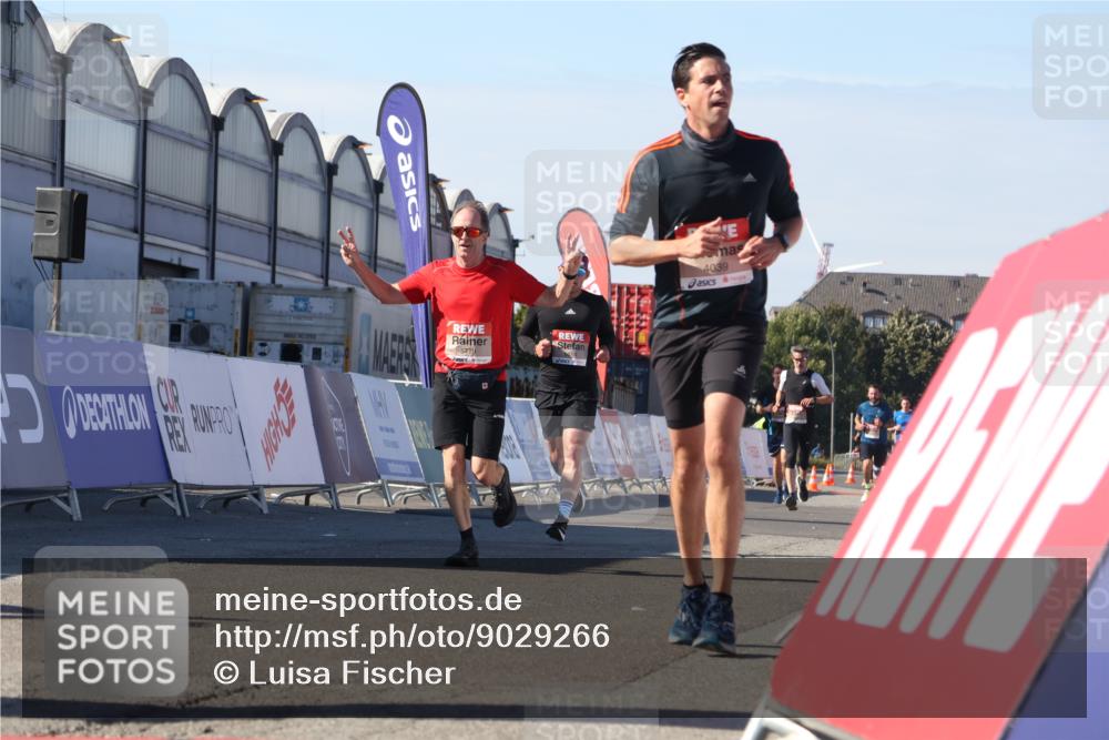 03.10.2025 - Köhlbrandbrückenlauf Luisa Fischer http://msf.ph/oto/9029266 03.10.2025 13:01:05 Ziel 4039, 4069, 4140, 4177, 4407, 4425, 4512, 4820, 5779, 6614 meine-sportfotos.de