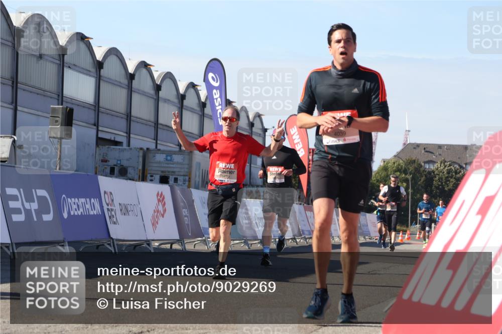 03.10.2025 - Köhlbrandbrückenlauf Luisa Fischer http://msf.ph/oto/9029269 03.10.2025 13:01:06 Ziel 4039, 4069, 4140, 4177, 4407, 4425, 4512, 4820, 5779, 6614 meine-sportfotos.de