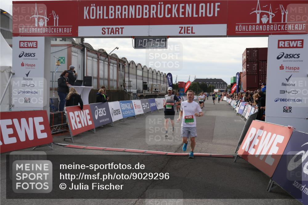 03.10.2025 - Köhlbrandbrückenlauf Julia Fischer http://msf.ph/oto/9029296 03.10.2025 16:07:55 Ziel 7085, 7335, 7588, 7674, 7713, 7763, 7780, 8035, 8824, 9096, 9099 meine-sportfotos.de