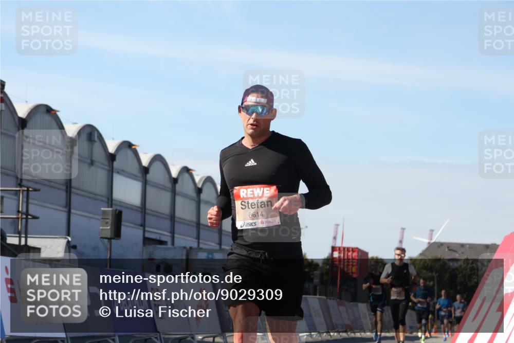 03.10.2025 - Köhlbrandbrückenlauf Luisa Fischer http://msf.ph/oto/9029309 03.10.2025 13:01:10 Ziel 4039, 4140, 4407, 4425, 4512, 4737, 5779, 6614 meine-sportfotos.de