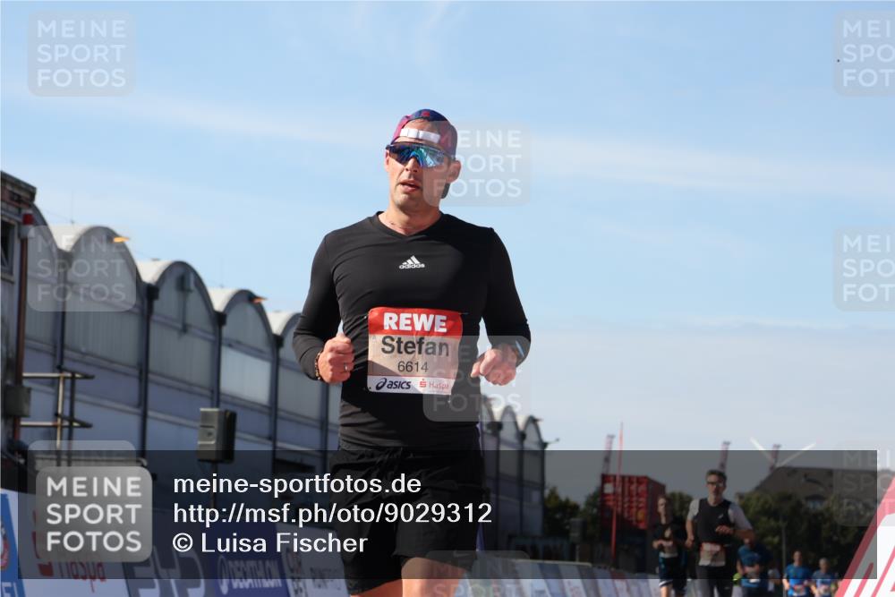 03.10.2025 - Köhlbrandbrückenlauf Luisa Fischer http://msf.ph/oto/9029312 03.10.2025 13:01:10 Ziel 4039, 4140, 4407, 4425, 4512, 4737, 5779, 6614 meine-sportfotos.de